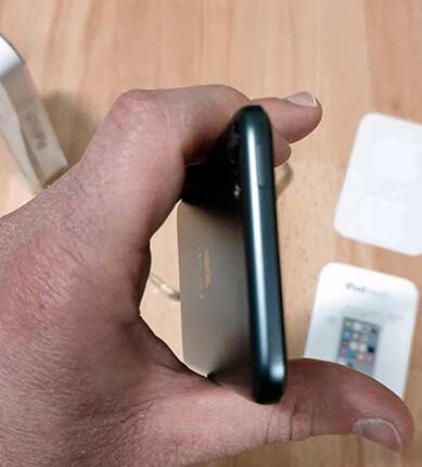 Apple iPod touch di 6a gen. con accessori | GiovaTech