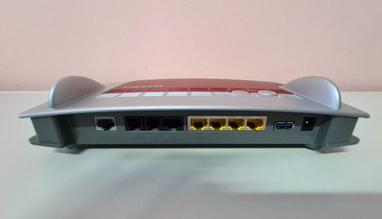 Modem Router VoIP con WiFi gigabit FRITZ!Box 7490 | GiovaTech